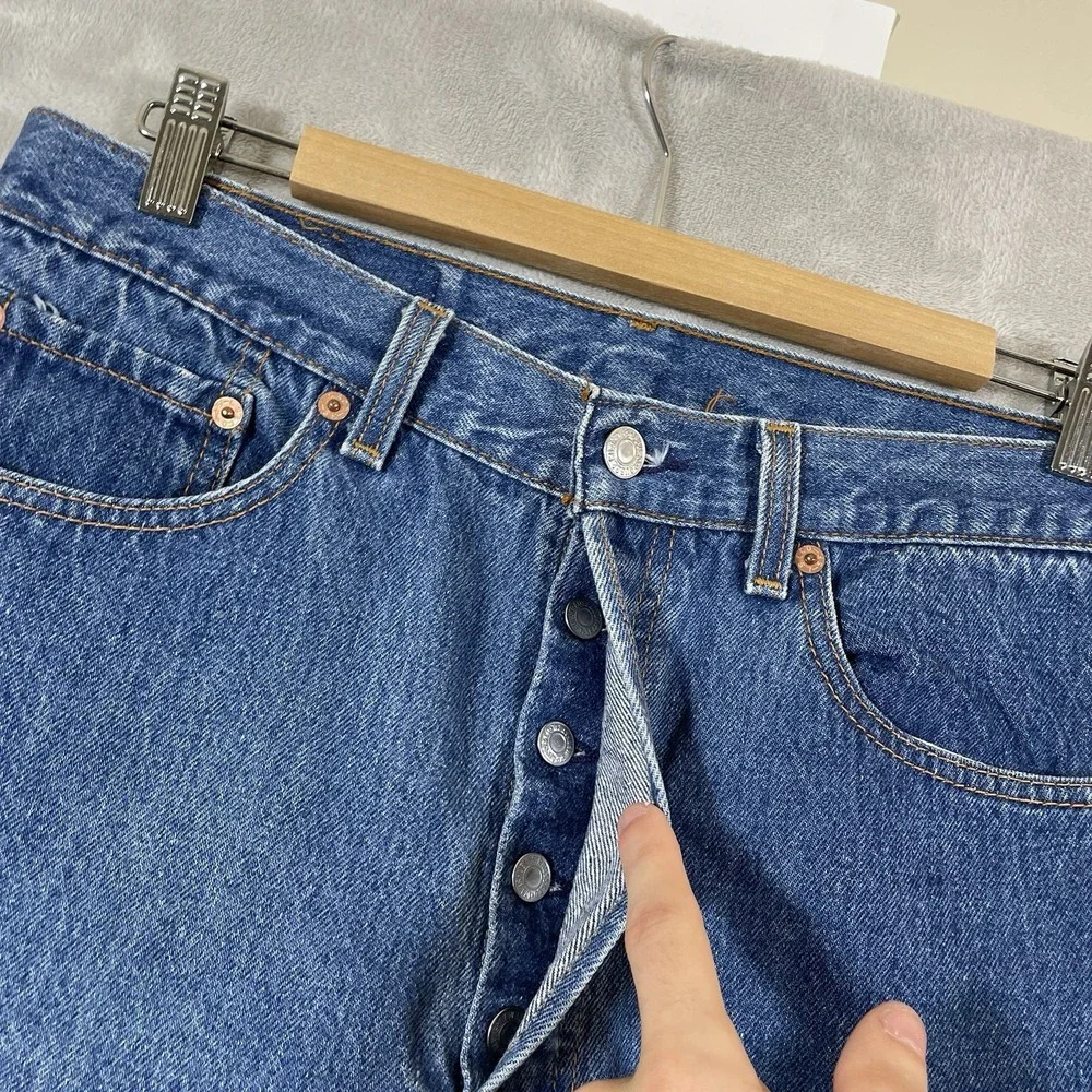 Levis item excellent